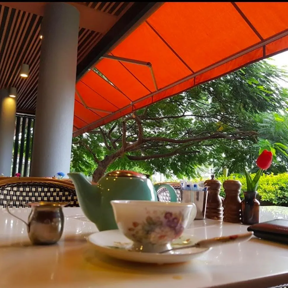 Bliss on Riverside brunch